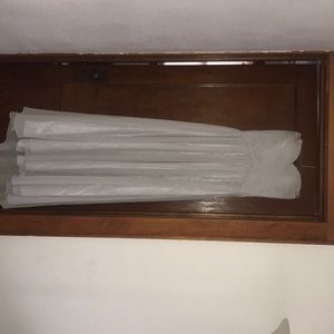 SILVER PROM DRESS 70$. SIZE MEDIUM